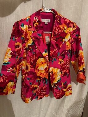 Isaac Mizrahi Bold Pink Floral Blazer with Yellow Accents NWT Size 2